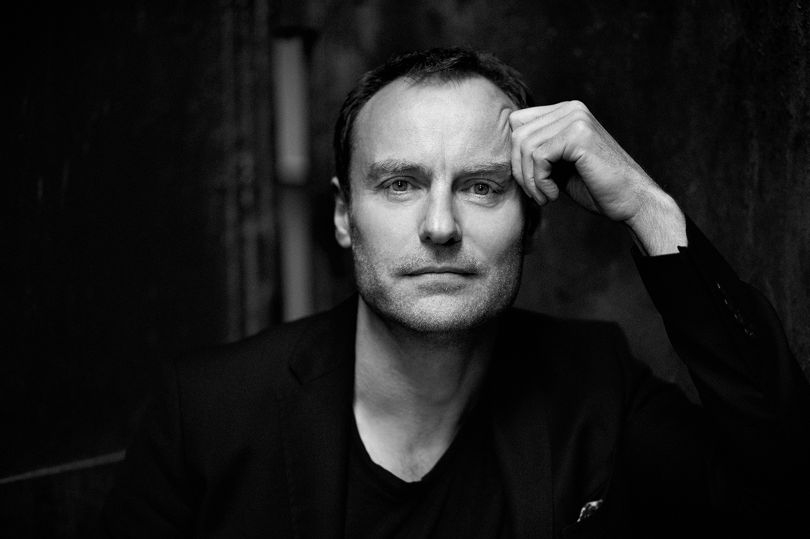 Portrait von Mark Waschke