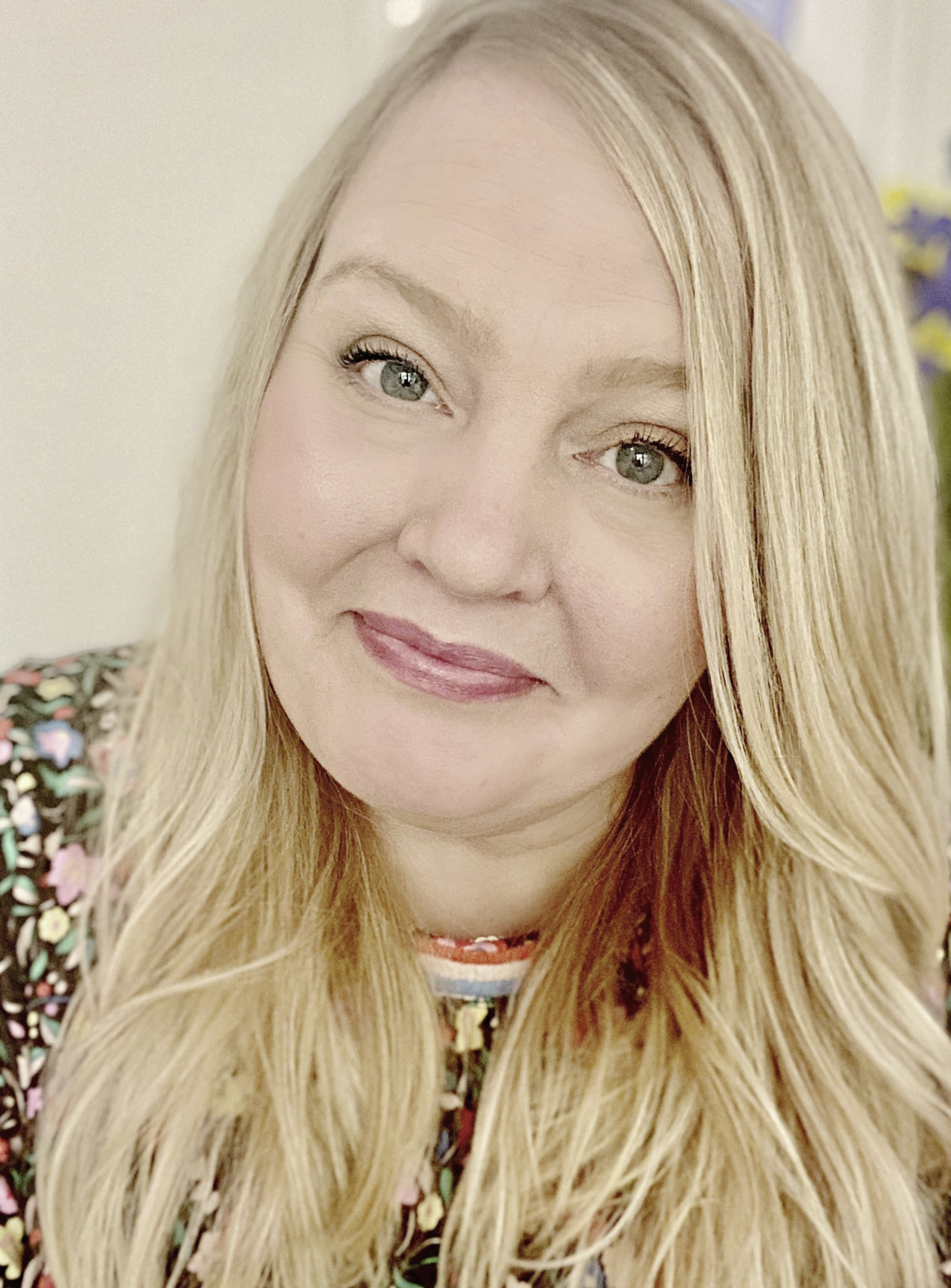 Portrait von Josie Silver