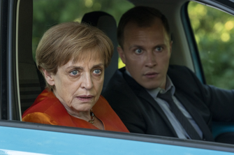 Miss Merkel auf dem Friedhof
