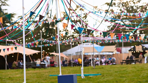 Sommerzauber: Mit einfachen Tipps zum perfekten Sommerfest 