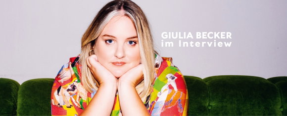 Giulia Becker: Die Königin des Grotesken im Gespräch 