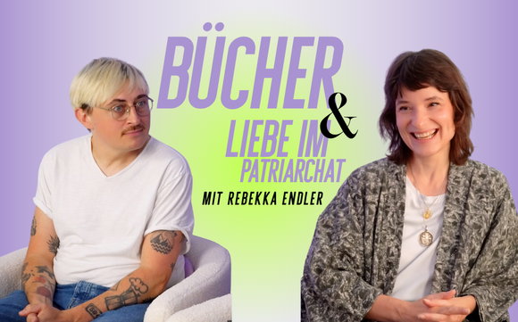 Ein fliederfarbener und grüner Hintergrund auf dem steht: Bücher & Liebe im Patriachat