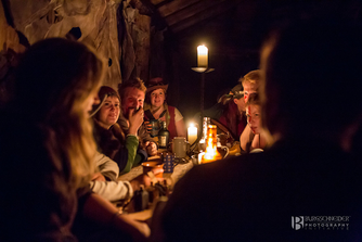 Abendliche Zusammenkunft auf dem LARP Event Nordgaard - Foto von The Kelric View