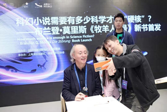 Brandon Q. Morris bei einer Signierstunde mit chinesischen Fans
