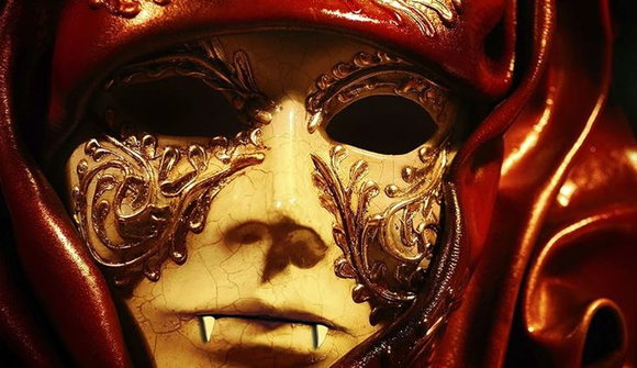 Venezianische Maske mit Vampirzähnen, Cover von 
