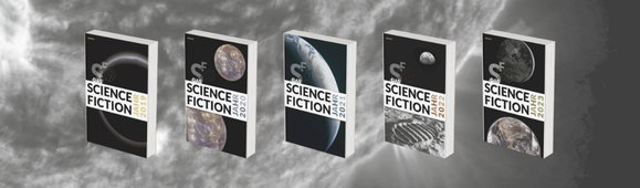 Verschiedene Ausgabe des Science Fiction Jahres nebeneinander aufgestellt