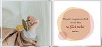Zusatzmaterial PA 978 3 8485 0151 9 innen 011 von Zur Geburt die liebsten Wünsche: Kleines Geschenkbuch für die frischgebackenen Mamas und Papas mit lieben Wünschen, Zitaten und modernen Fotografien