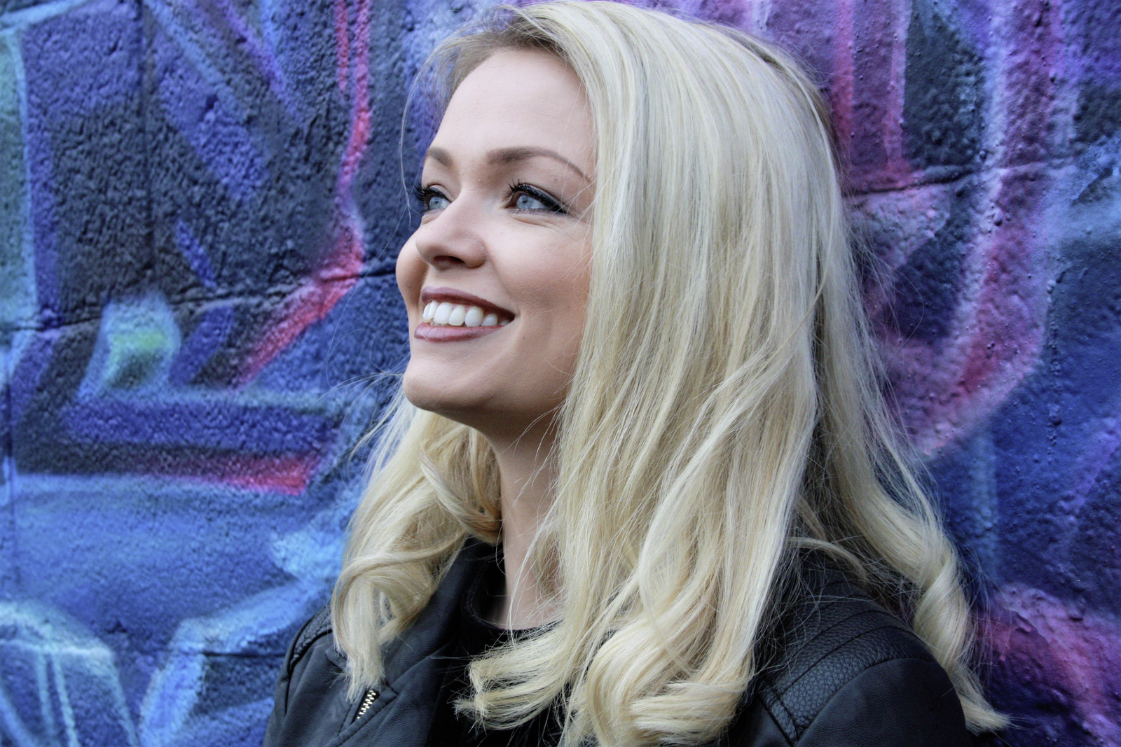Portrait von Laura Steven