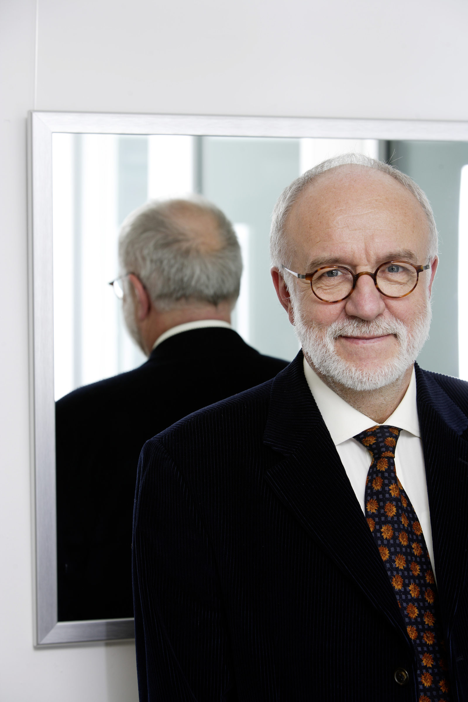 Portrait von Ernst Peter Fischer
