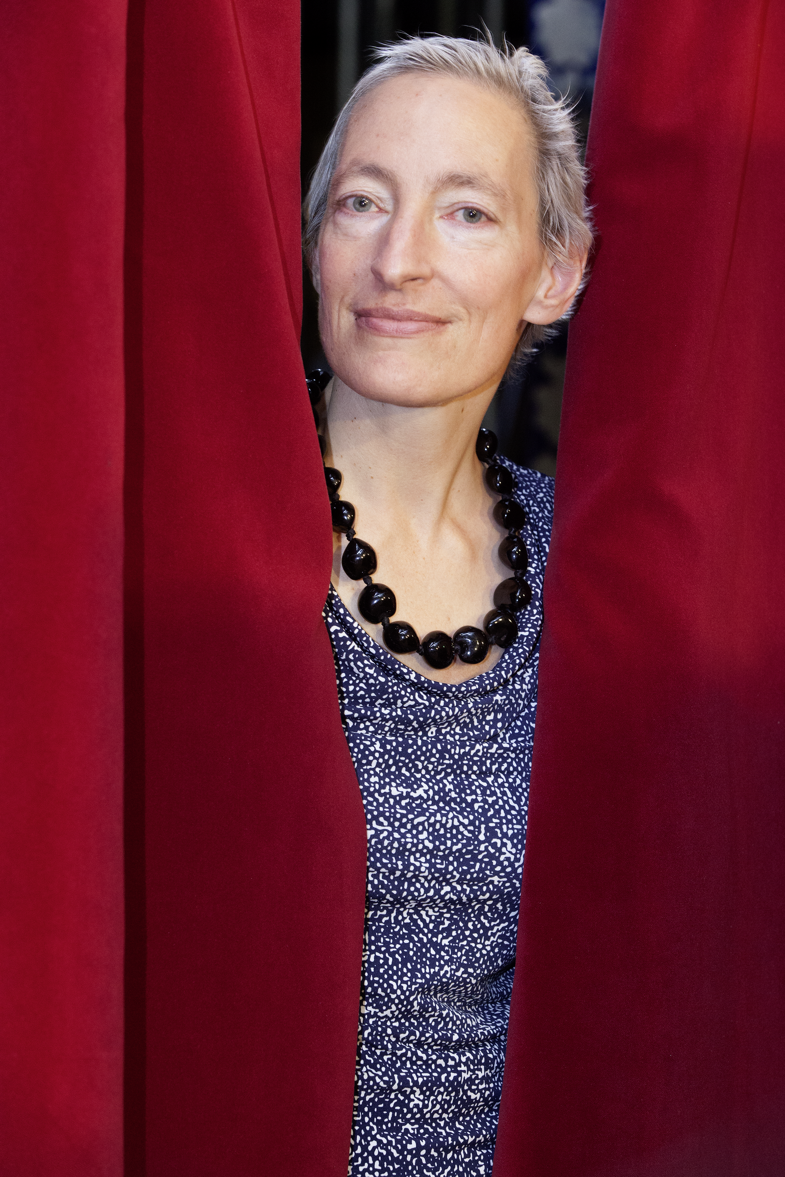 Portrait von Ruth Schweikert