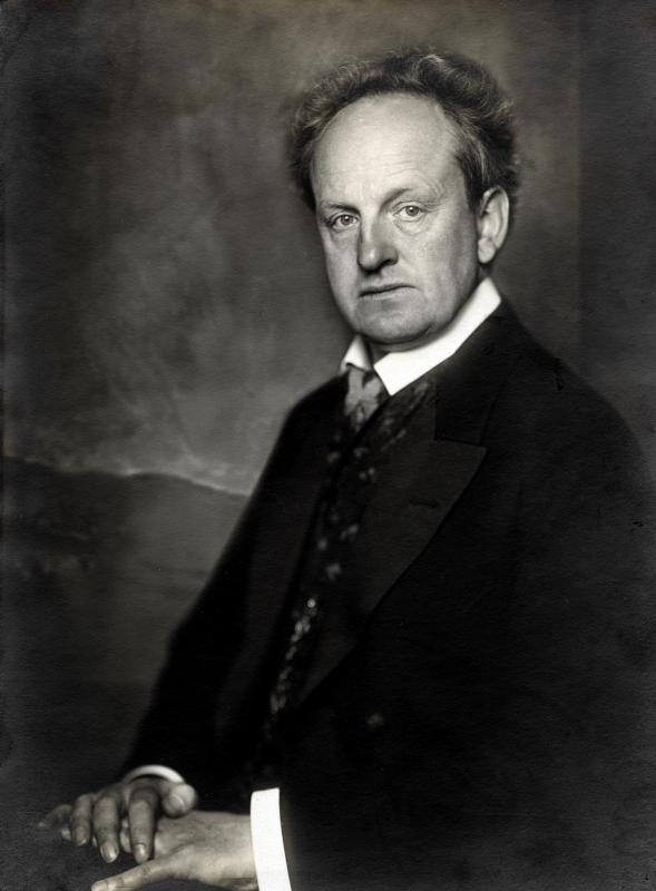 Portrait von Gerhart Hauptmann