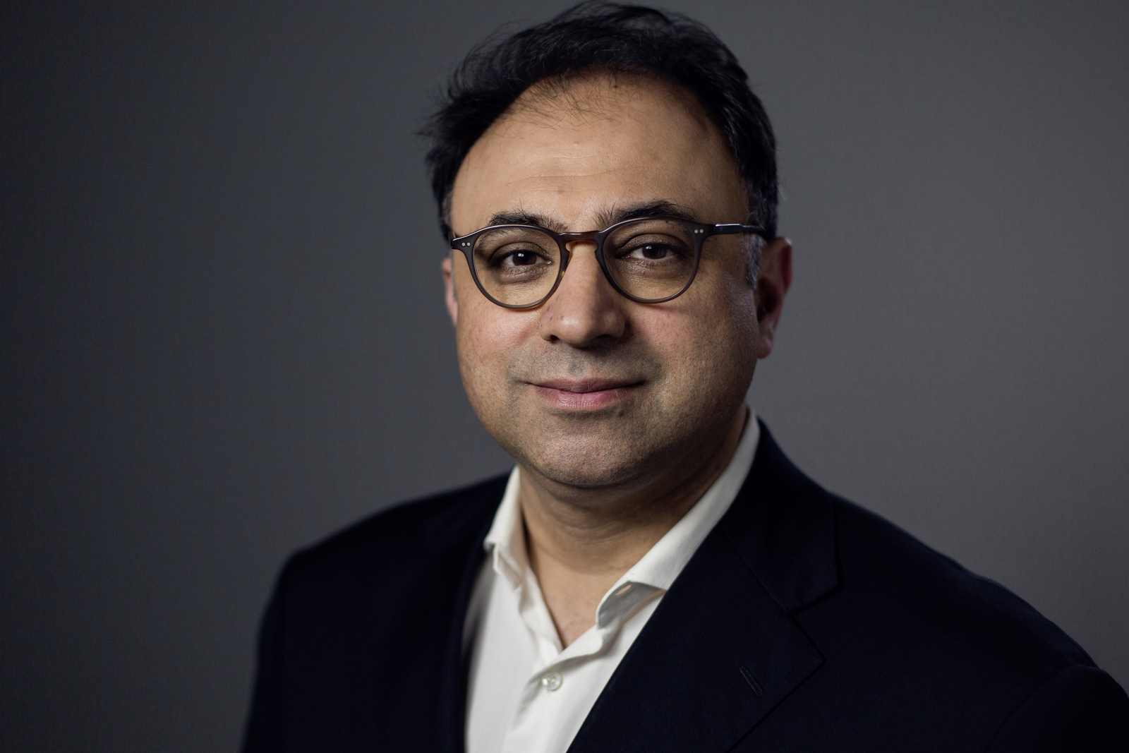 Portrait von Walid Nakschbandi