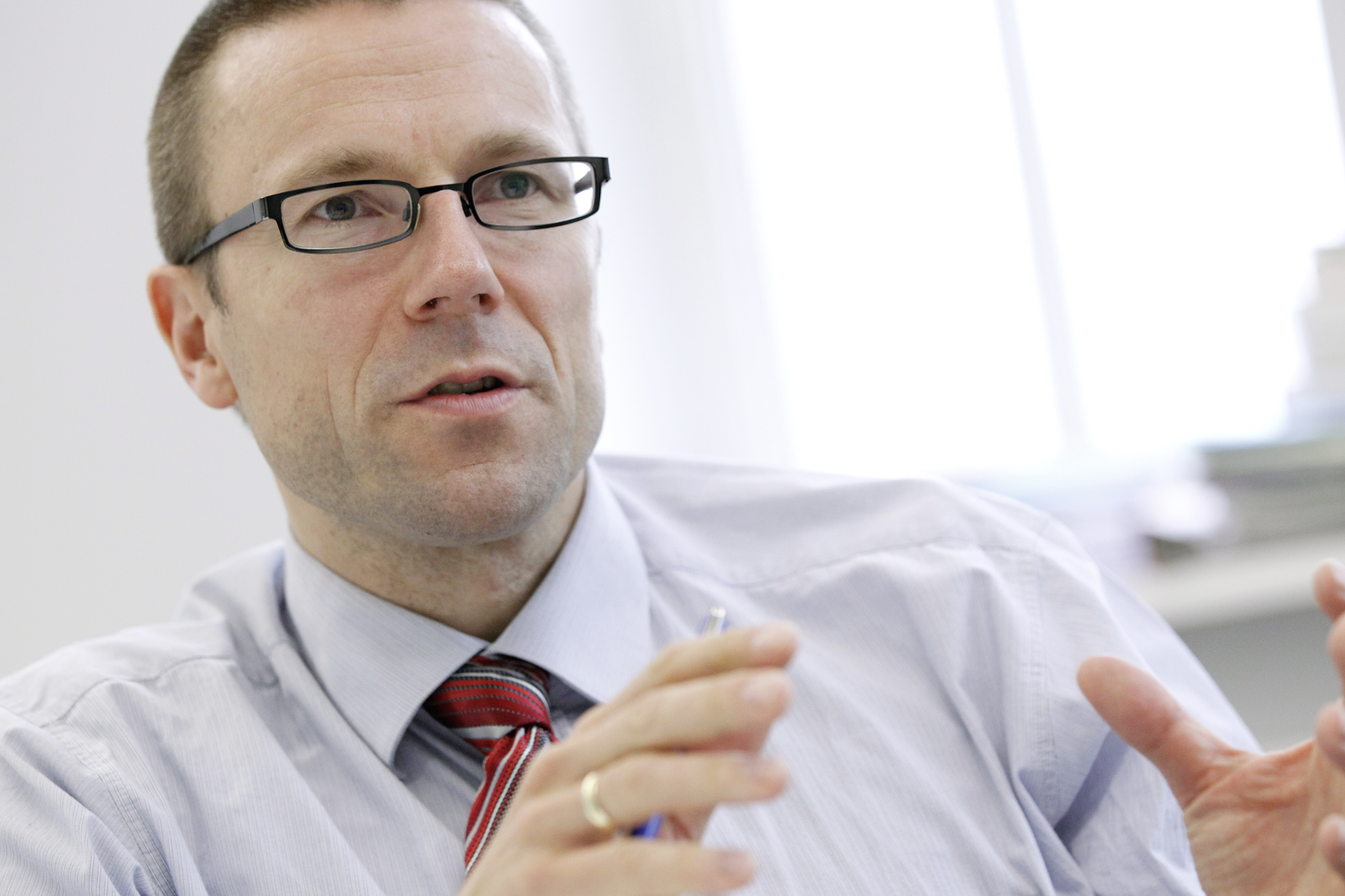 Portrait von Uwe Schneidewind
