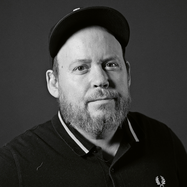 Portrait von Roman Voosen