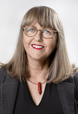 Portrait von Jonina Leosdottir
