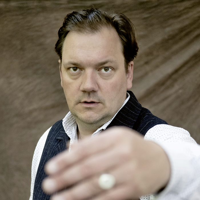 Portrait von Charly Hübner