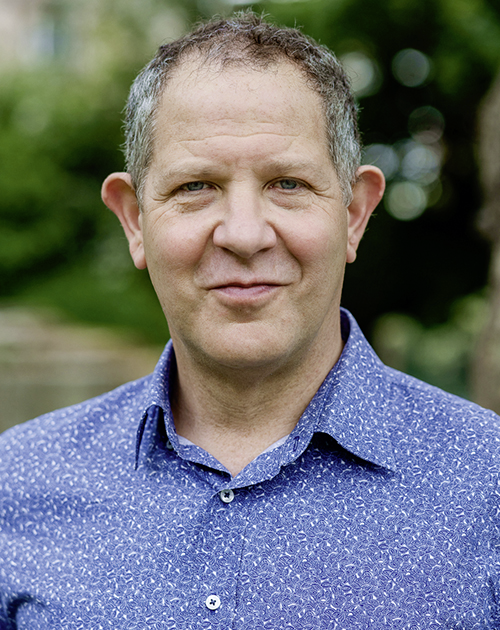 Portrait von John Kampfner