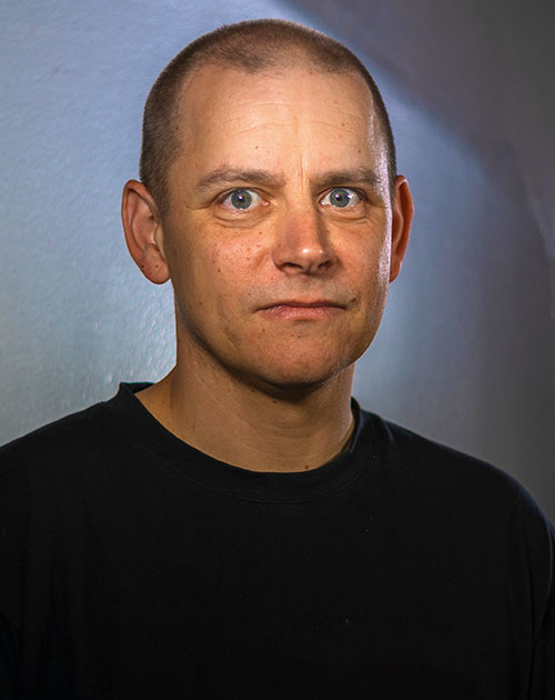 Portrait von Aleks Scholz