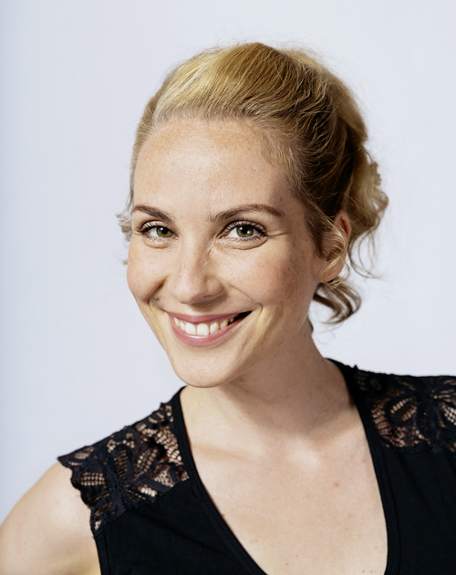 Portrait von Julia F. Christensen