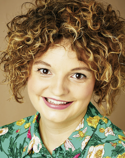 Portrait von Ella Dove